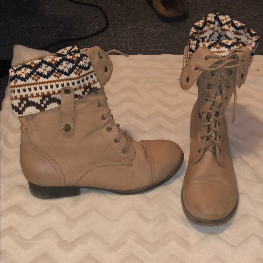 Patterned tan laced-up combat boots